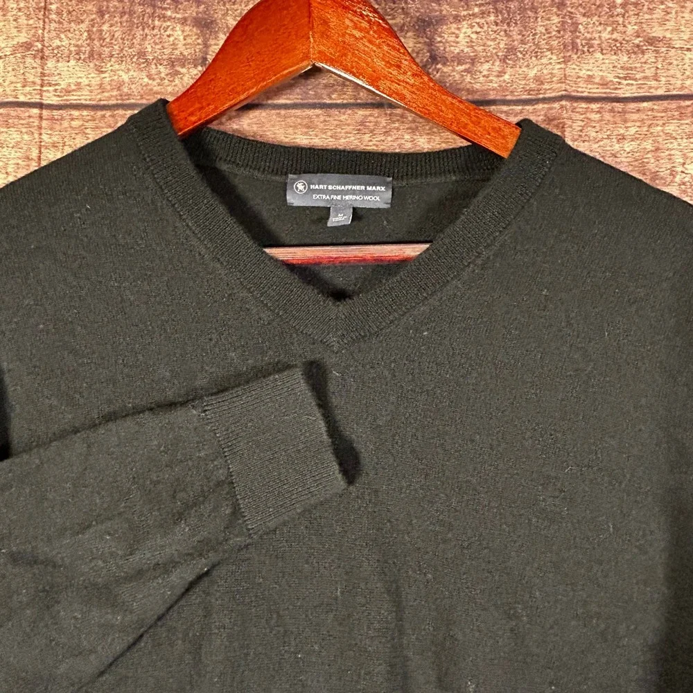 Hart Schaffner Marx Mens Black 100% Extra Fine Merino Wool V-Neck Sweater M - Picture 2 of 9